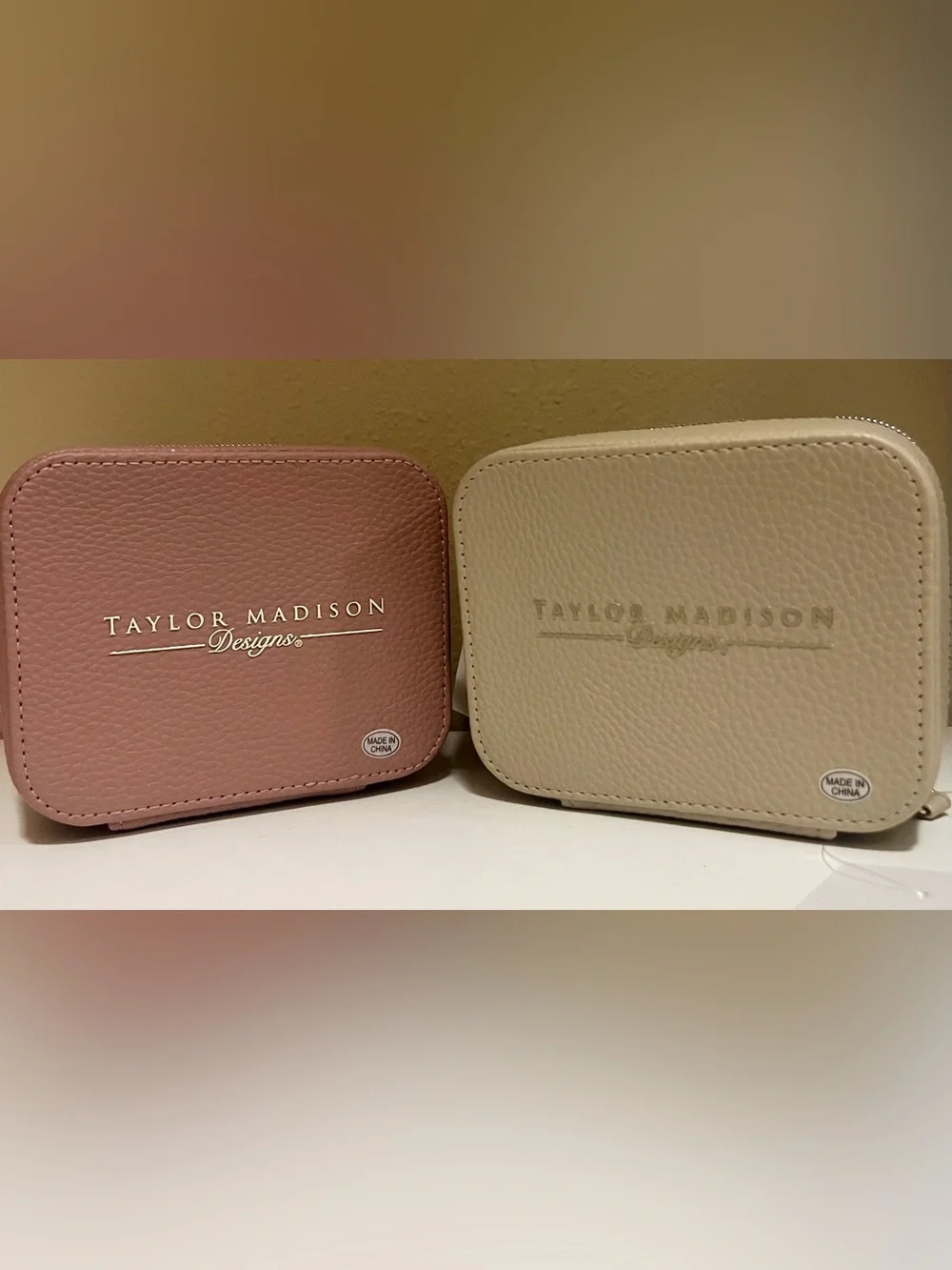 Taylor Cream and Mauve Leather Key & Card Holder